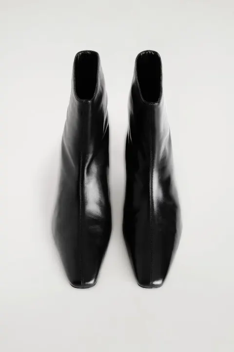 Schwarze Stiefeletten