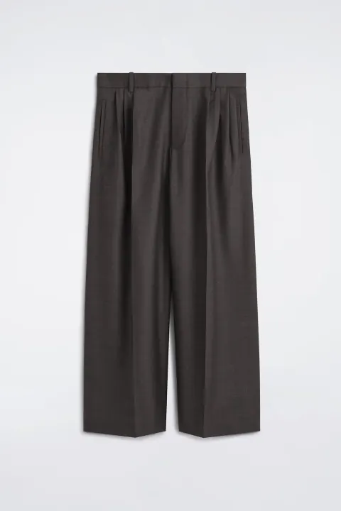 Braune Bundfaltenhose
